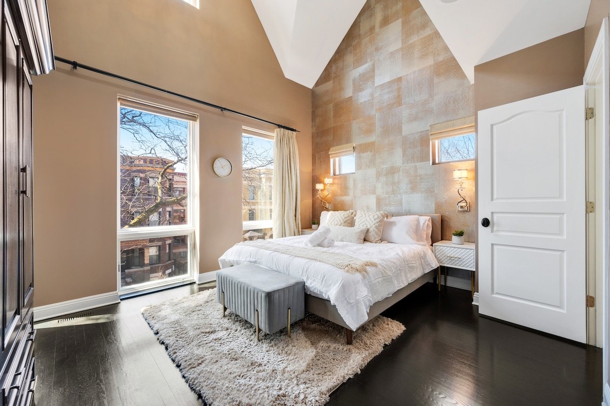 UP-SCALE Wicker Park 4BD/3.5BA HOME (+garage) gallery image 3