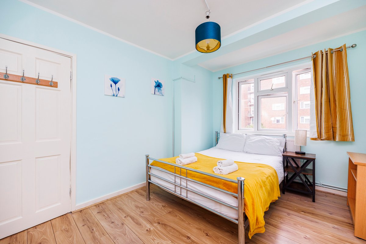 Large 3 bedroom Shoreditch flat