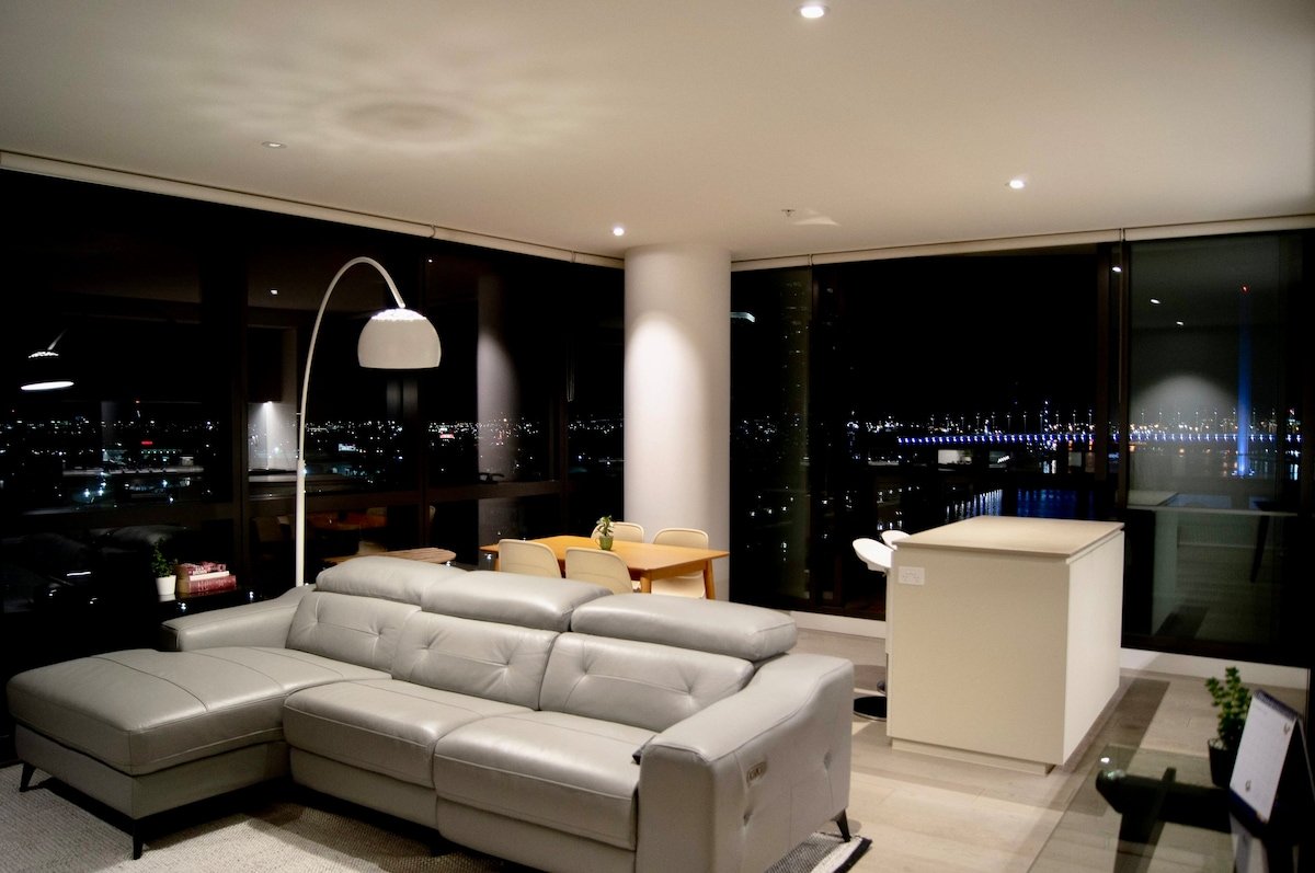 270 Degree Waterfront View*2 Bed*Free Carpark gallery image 3