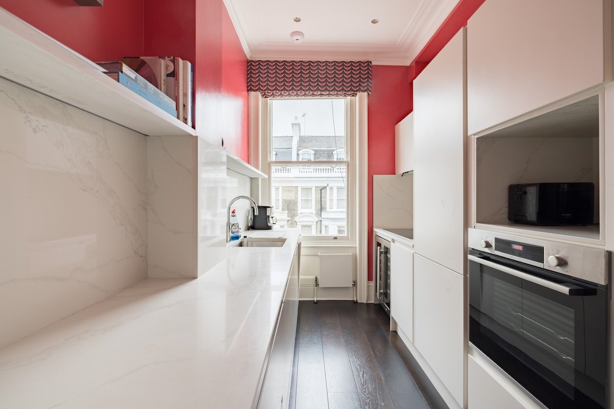 Kensington Luxury – 2 Bedrooms gallery image 4