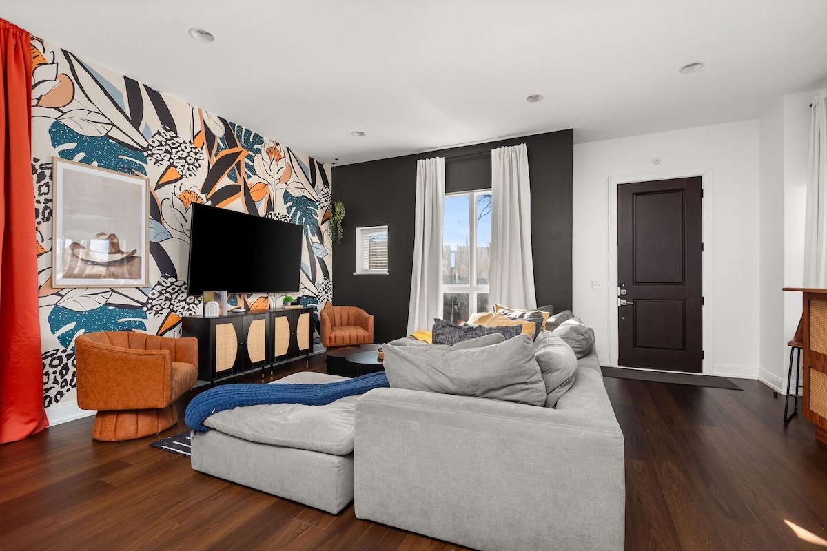 Epic Rooftop ☆ 5 Mins from Broadway ☆ Luxury Stay gallery image 3