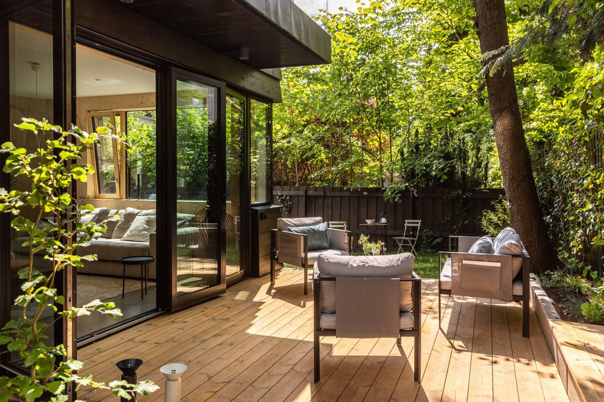 Ny designleilighet med masse plass og hage