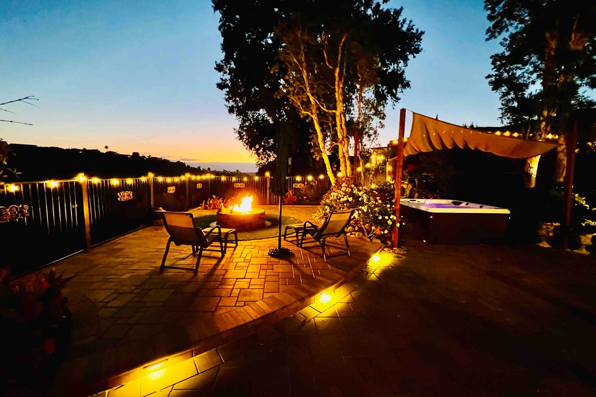 Charming 4-bedroom home w/ hot tub & canyon views