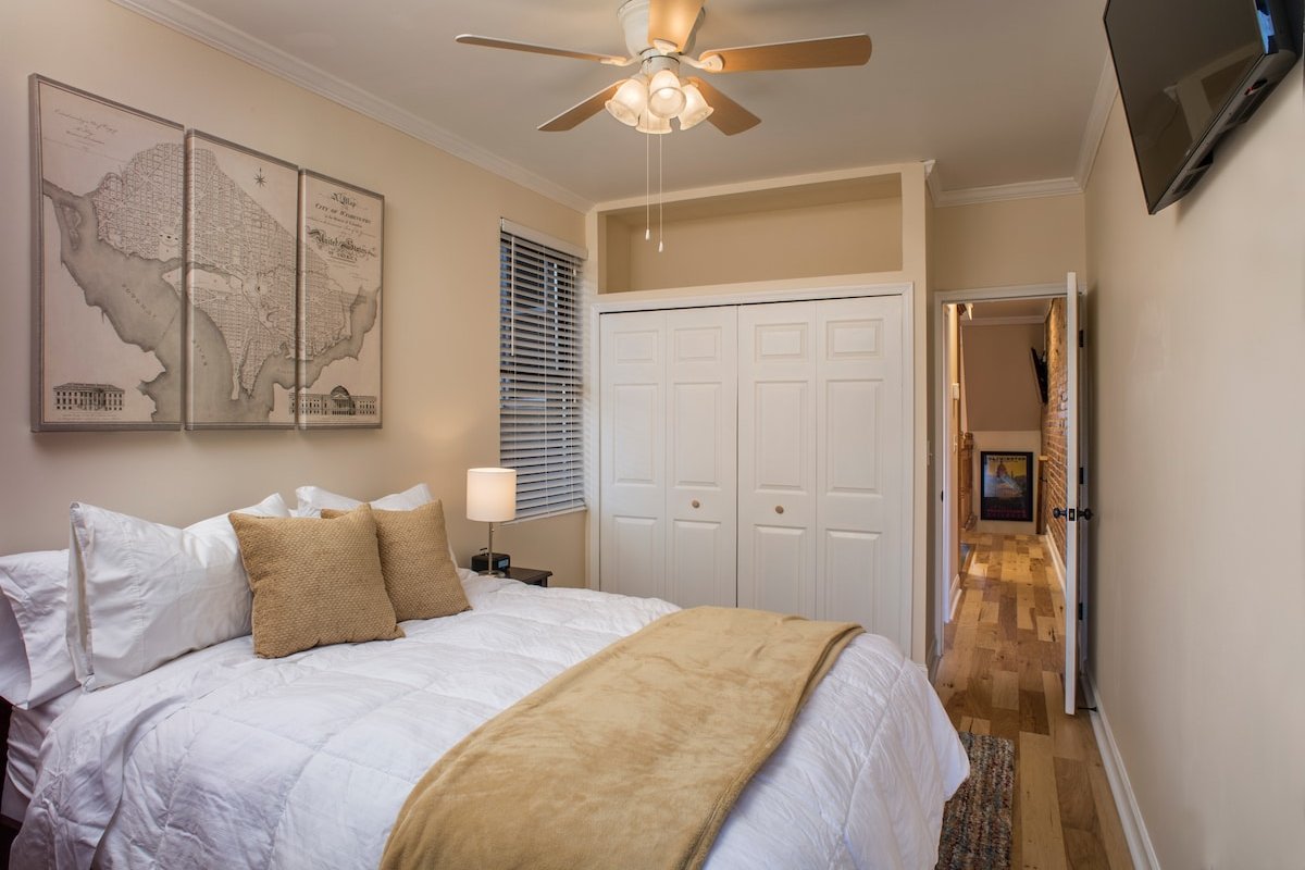 Historic Home Next to Capitol, Walk to Everything! gallery image 4