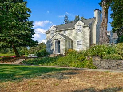 Downtown Salem Next to Bush Park Historical Home