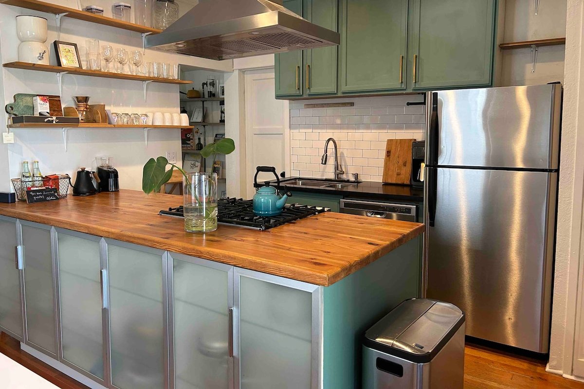 Shining Starlight house Seattle gallery image 2