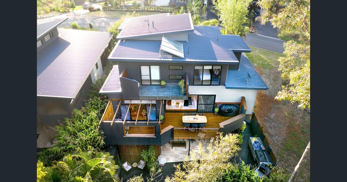 Elizabeth Beach – Palmtops gallery image 3