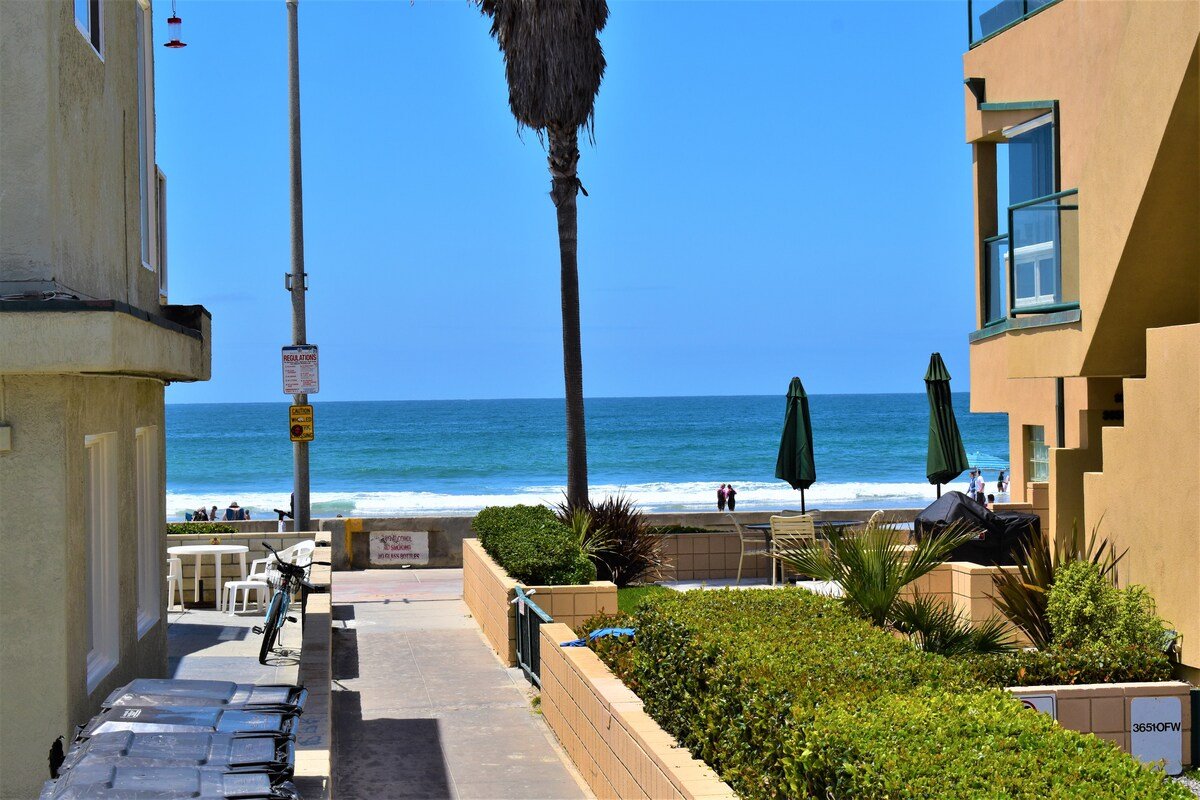 Luv Oceanside Views-1 House to Beach-2 King Beds! gallery image 5