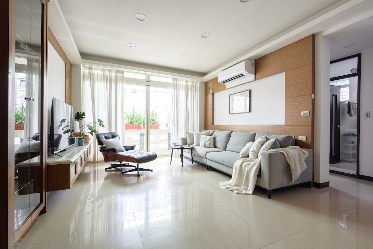 3 BR + office+ balcony | for a comfortable stay gallery image 3