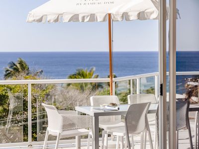 Hydra – 3 Bedrooms, Ocean views, Pool