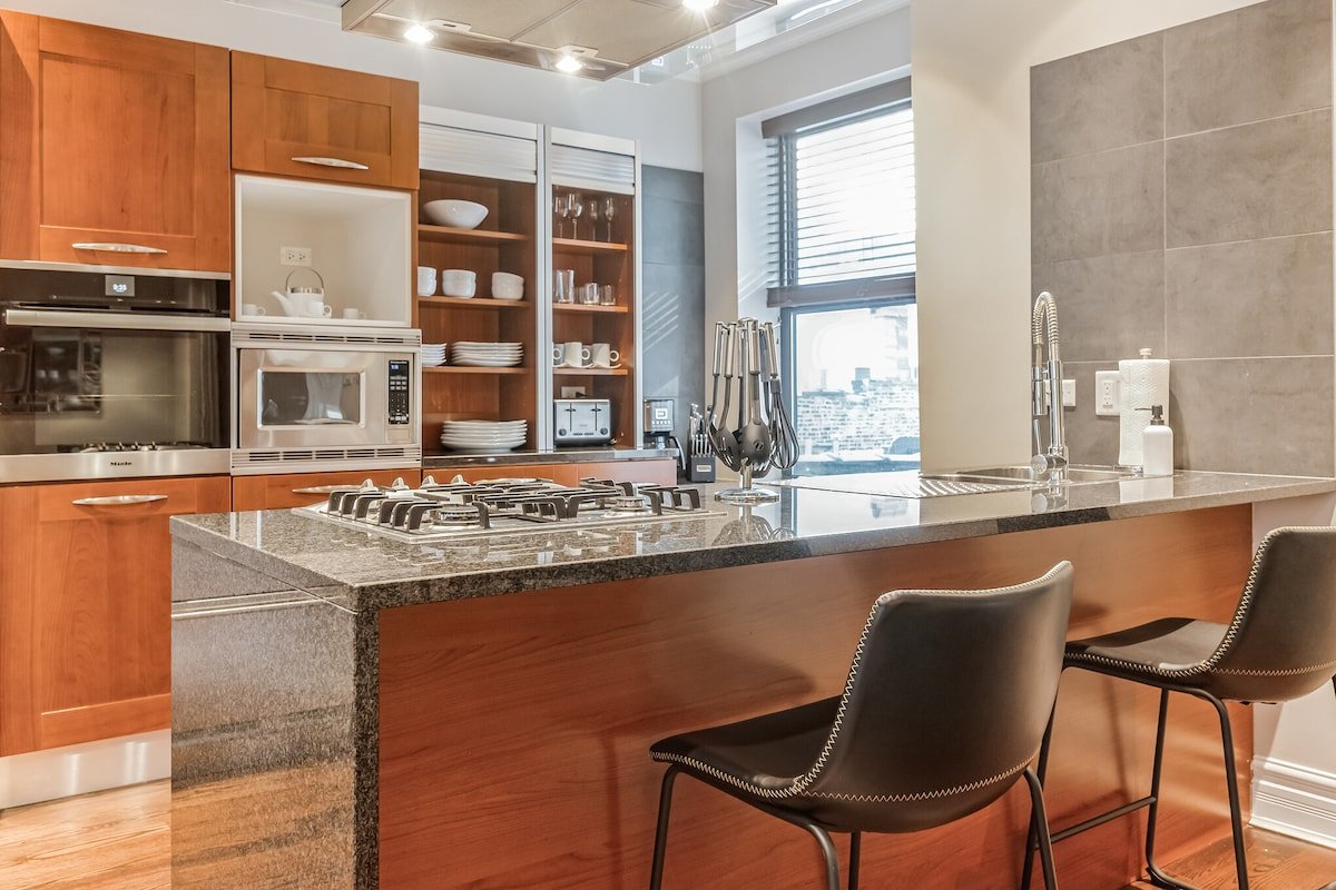 Chic 2BR Gem with Fireplace gallery image 4