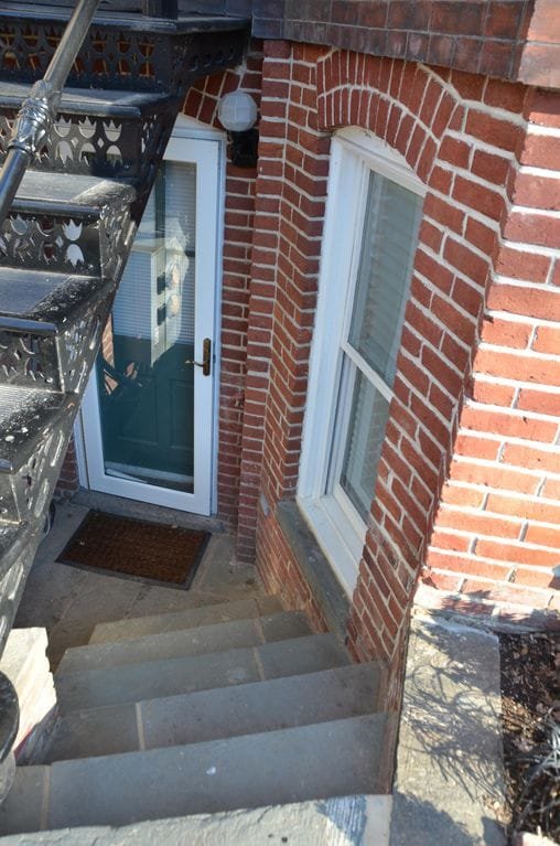 Fabulous1890Victorian-StepstoMetro! gallery image 4