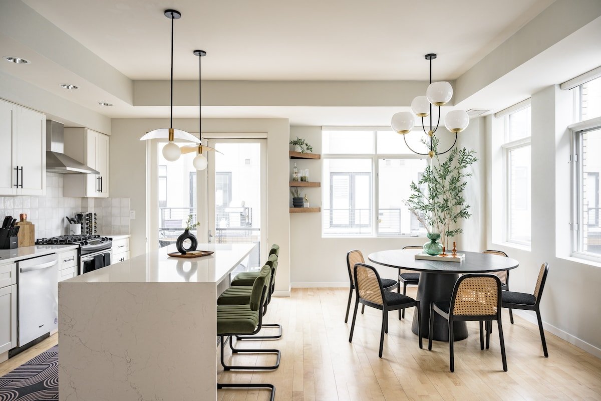 Luxury Home in Downtown DEN w/ Epic Rooftop Deck gallery image 4