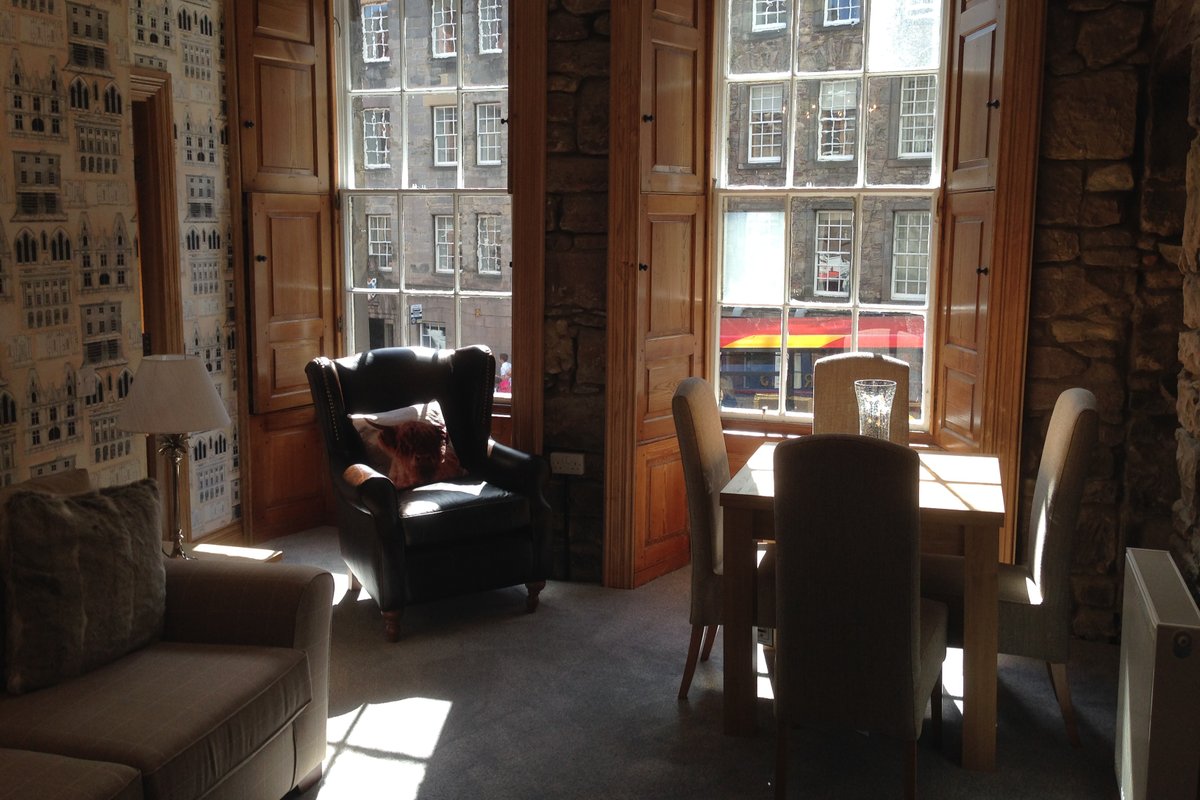 Top Royal Mile Lawnmarket Old Town