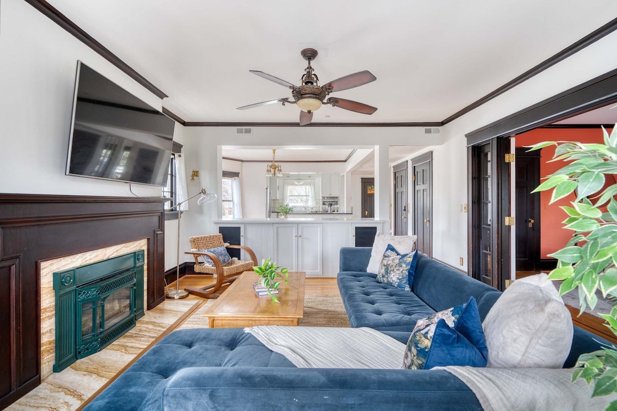 NW Portland 8BR • Perfect for Large Groups gallery image 5