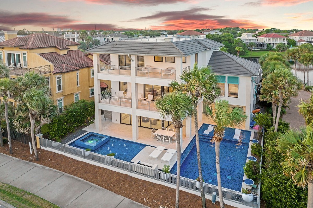 Miami Vice – Huge Pool with Gulf and Lake Views