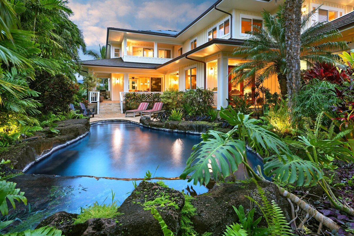 6 Bed Ultra Luxury Home with Pool Near Grand Hyatt gallery image 2