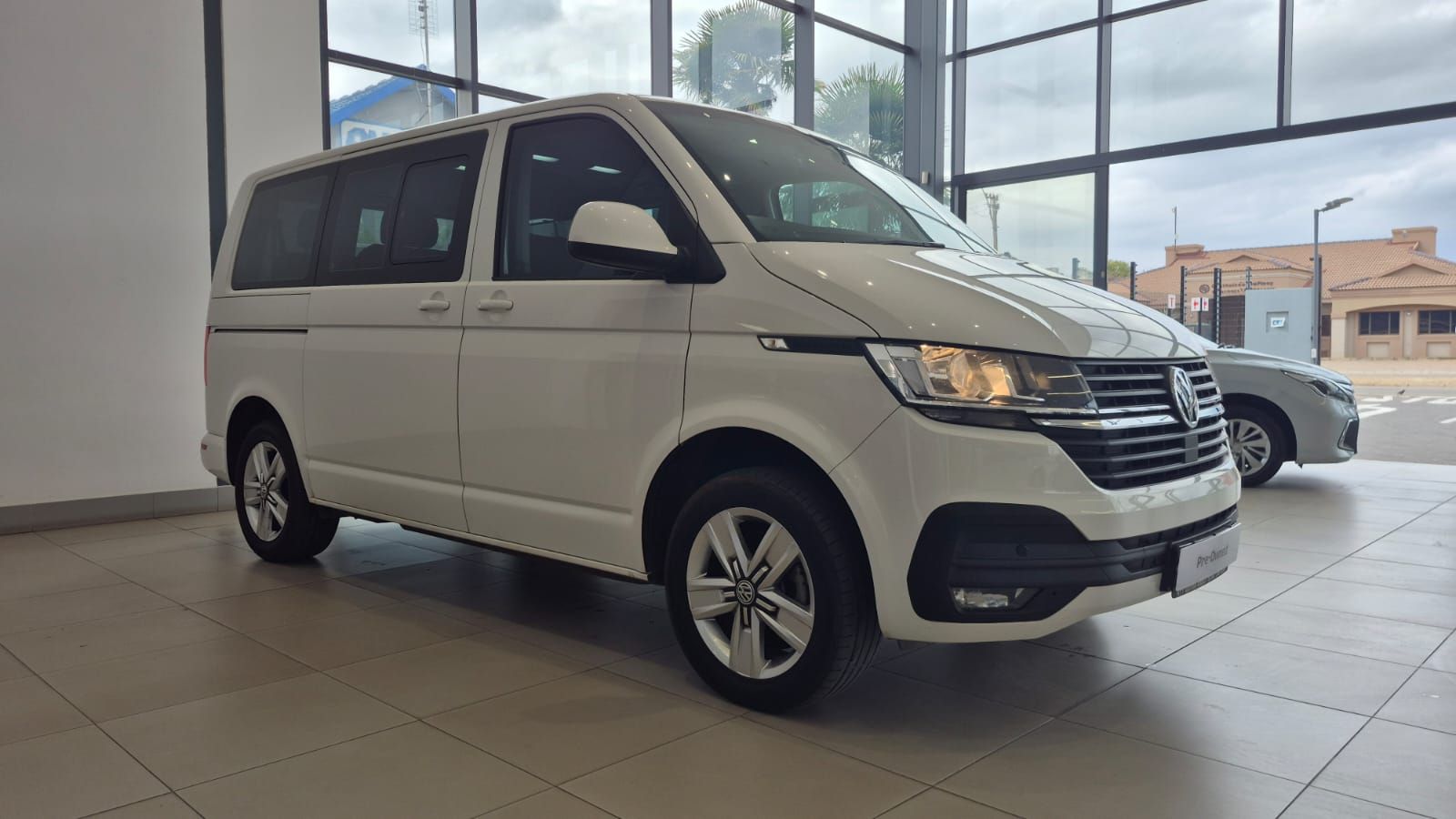VOLKSWAGEN T6.1 KOMBI 2.0TDi DSG 110KW TRENDLINE for Sale in South Africa