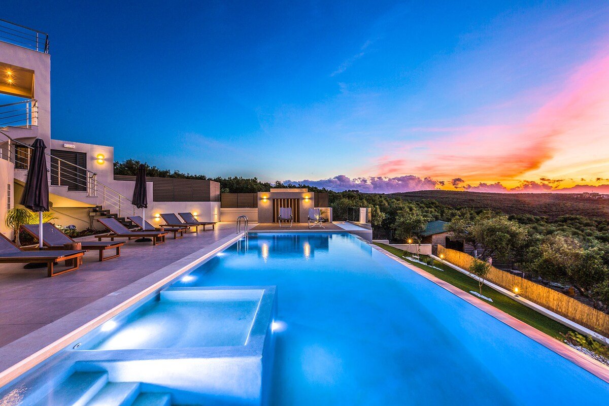 5′ to Beach / Private Heated Pool / Seaview / Gym gallery image 3