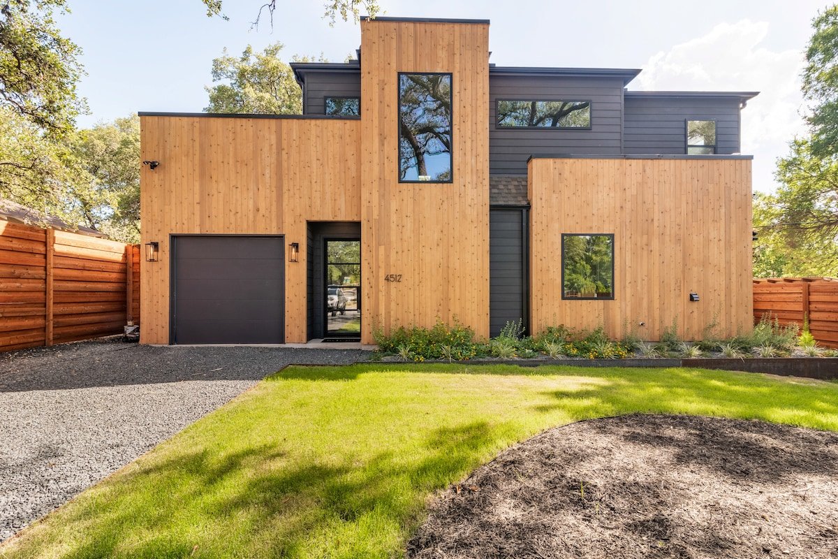 Modern Luxury Home 4 Bd/3 Ba – Mins to Downtown gallery image 2