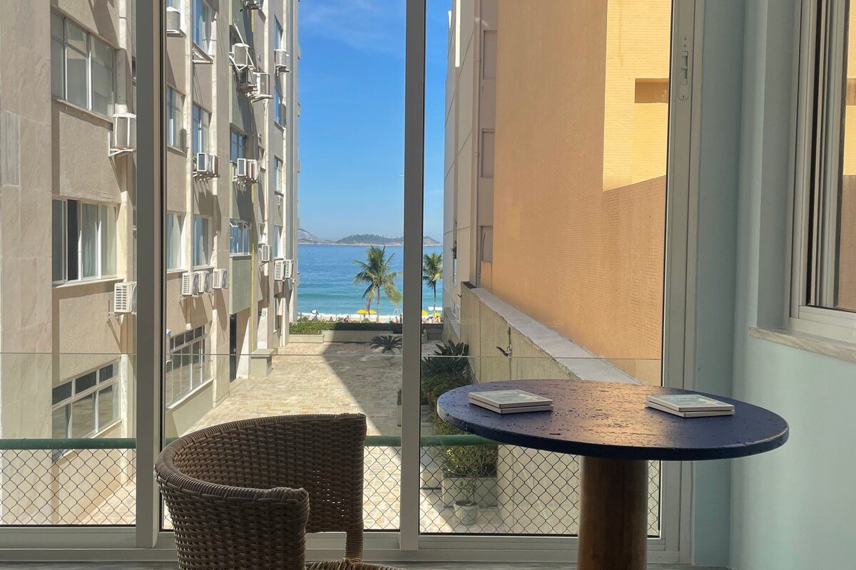 Stunning Ipanema Remodeled Ocean View Penthouse gallery image 4