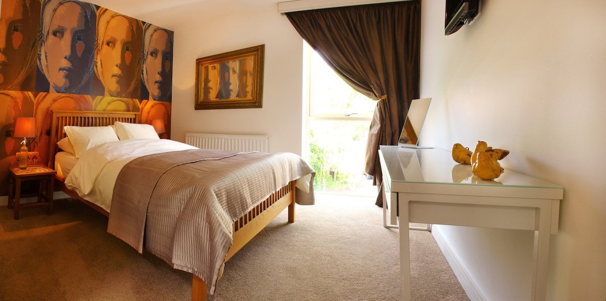 Boutique Mews Cottage, West Didsbury gallery image 5