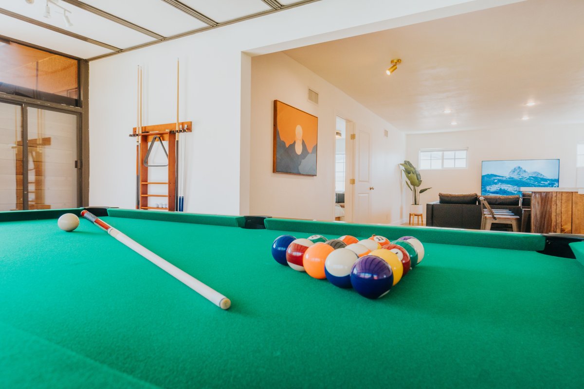 🍃COTTAGE STYLE Home with mini golf & Pool table