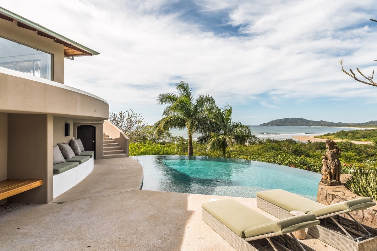 Sunset House gallery image 5