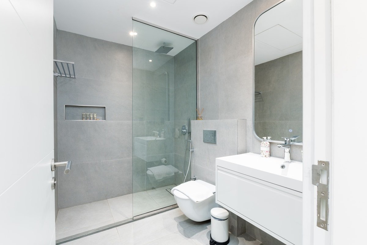 Sleek 3BR + Maid’s Room w/ Burj Khalifa View gallery image 4