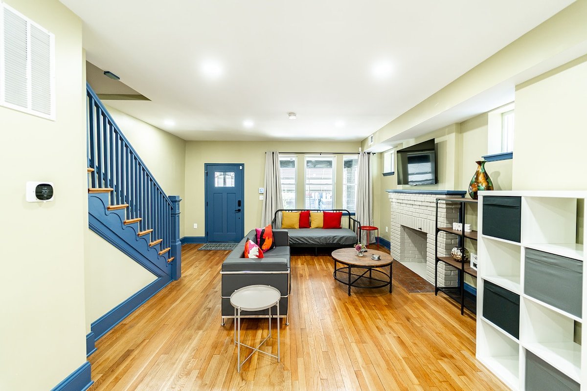 Lovely Large Modern 5BR 3.5BA DC Townhouse gallery image 4