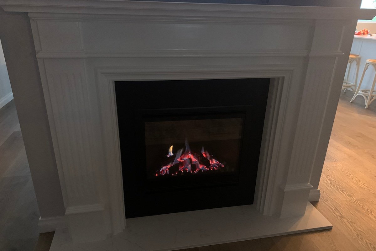 Luxury Canal Retreat with Private Mooring gallery image 2