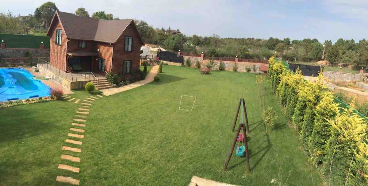 Havuz,bahçe ve tüm rahatlıklar kişiye özel alan gallery image 2