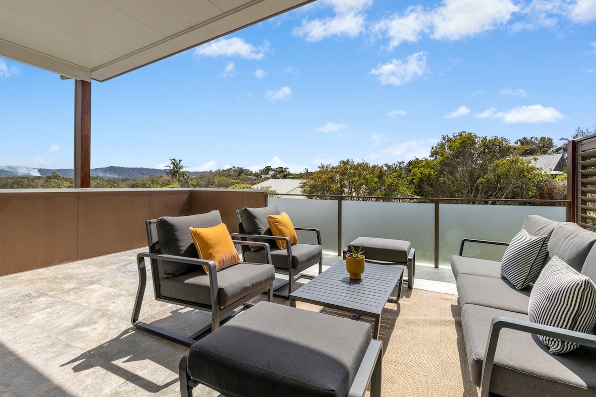 Emerald Beach Home with a View gallery image 5