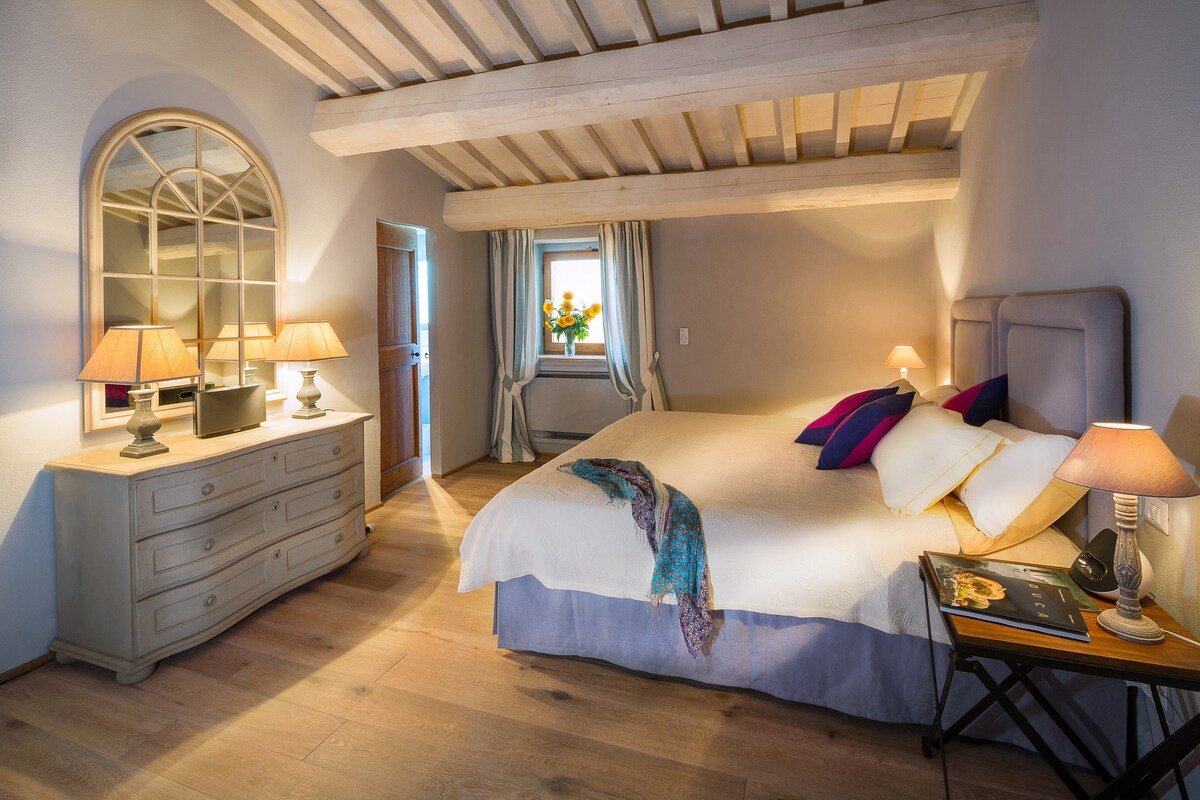 Santa Croce gallery image 4