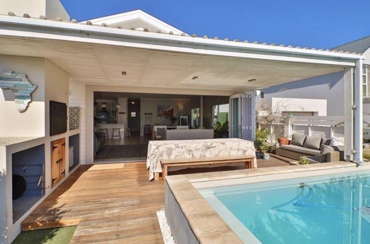 Paradise Beach House with Pool and Parking gallery image 2