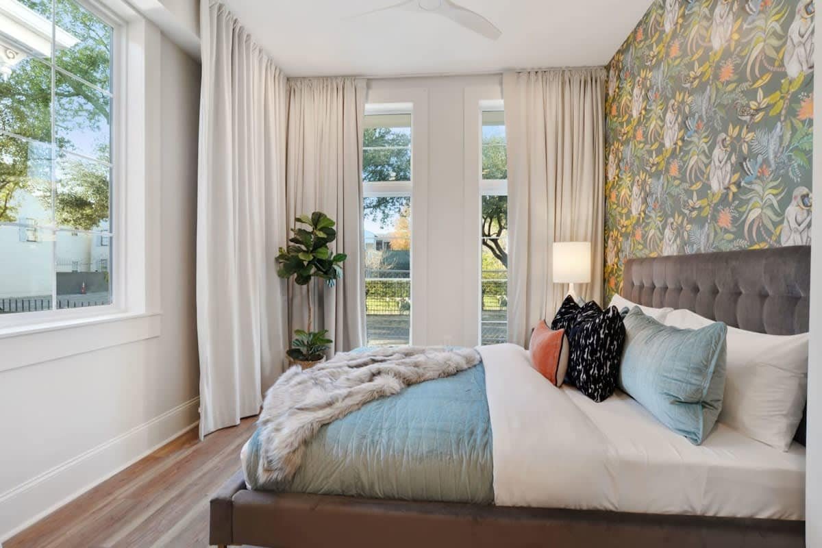 Luxe, Sunlit Home | Heated Pool gallery image 4