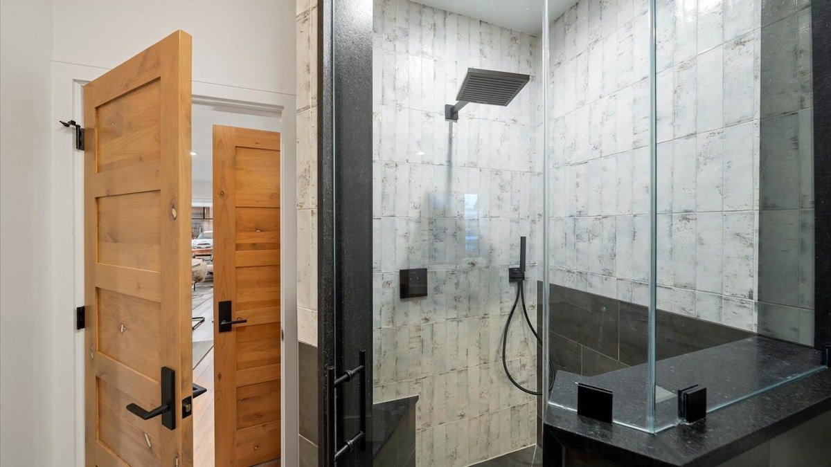 The Silver Buffalo Suite gallery image 3