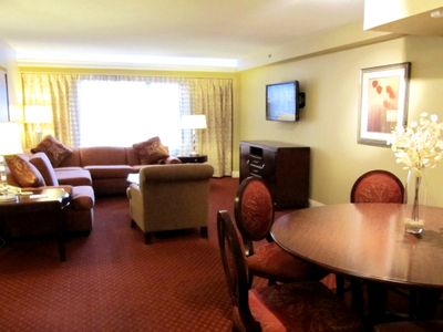 Jockey Club – 2 Bedroom for 6 – LV Strip- No fees