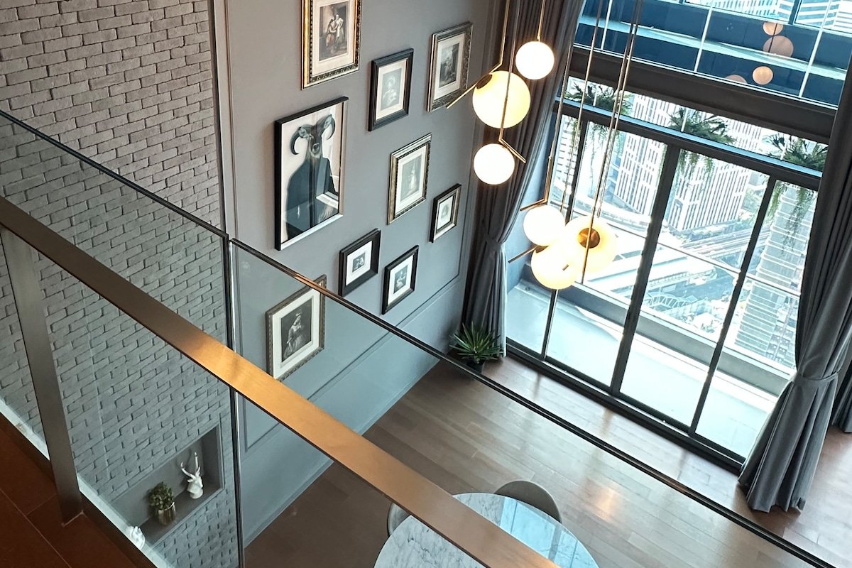 Luxurious 4 Bedroom Penthouse Loft At Nana BTS gallery image 3