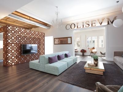 Grandeluxe Apartment by Coliseum EnjoyBCN Apts