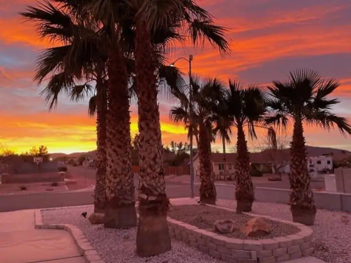 Cozy Desert Retreat • Luxe Comfort • Pool/Hot Tub gallery image 4