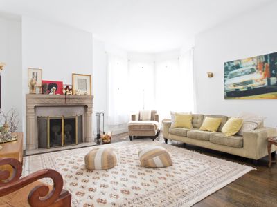 Spacious & Bright 3BD/1.5BA Cow Hollow Home w/Deck