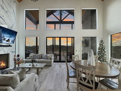 Juniper Ridge- River&Golf View, HotTub, Mtn Luxury