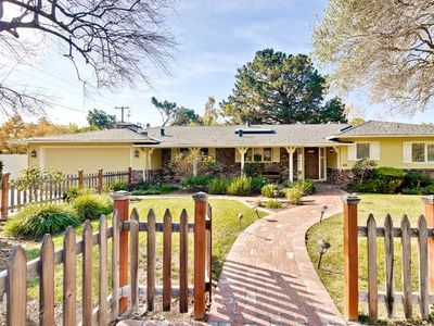 Gorgeous Ranch Home on a 14000 Sq. Ft. Garden Lot!