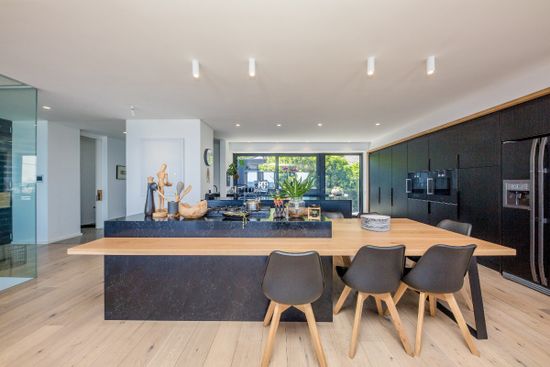 Photo 3 of Bakoven Hideaway accommodation in Bakoven, Cape Town with 4 bedrooms and 4 bathrooms