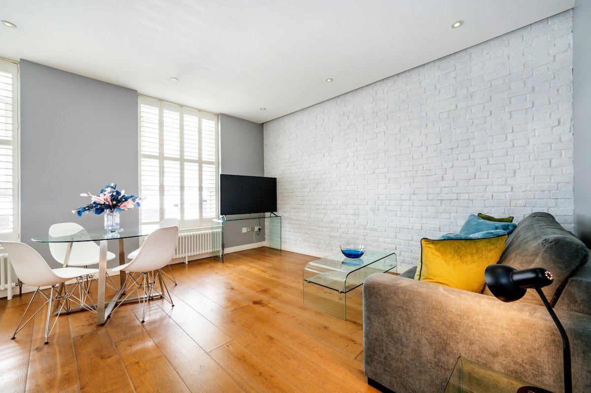 Prime 2-Bedroom Apartment in London’s Theatreland gallery image 4