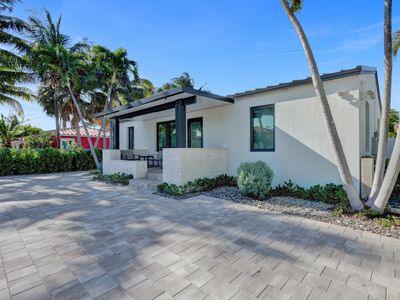 Steps from the beach! Deerfield Beach Bungalow