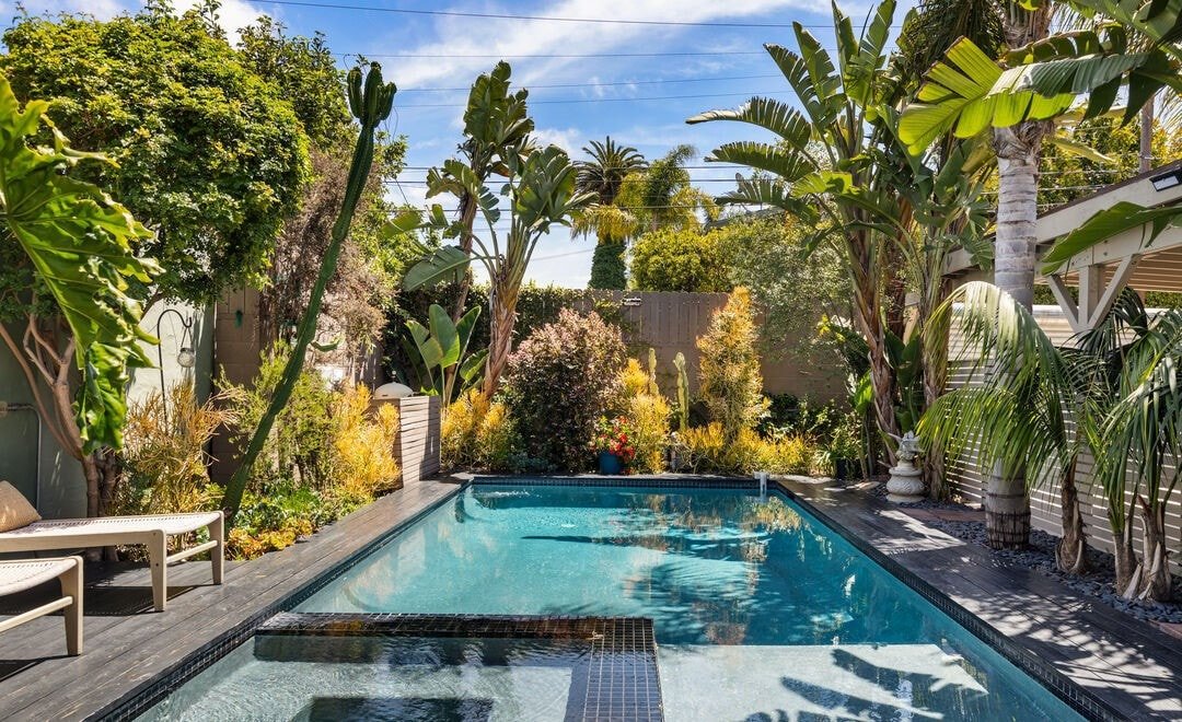 Pool House Oasis Close to Venice & Marina gallery image 3