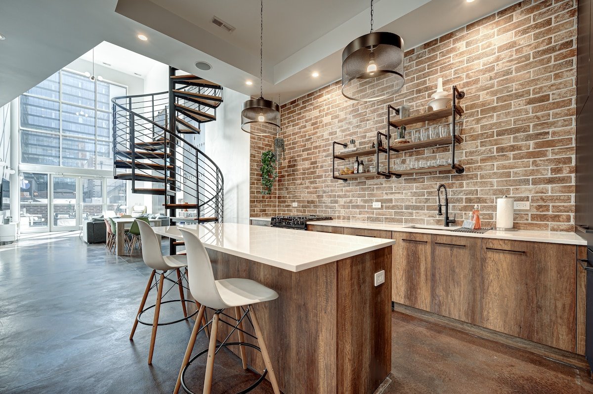 Updated Designer Duplex In Fulton Market W/parking gallery image 3