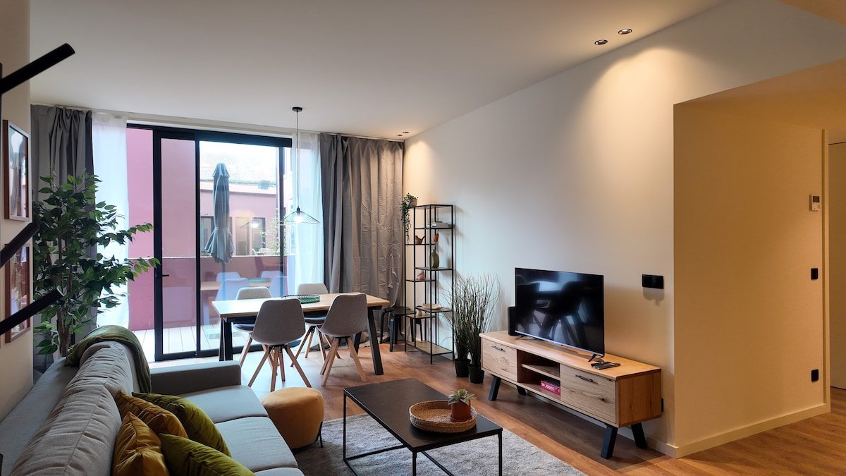 New!Oásis aconchegante no centro:Terraço e Garagem gallery image 2